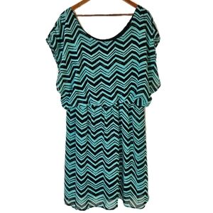Pinc Chevron Blouson Dress Women's 2X Flowy Bold Summer Vacation Brunch Stretch